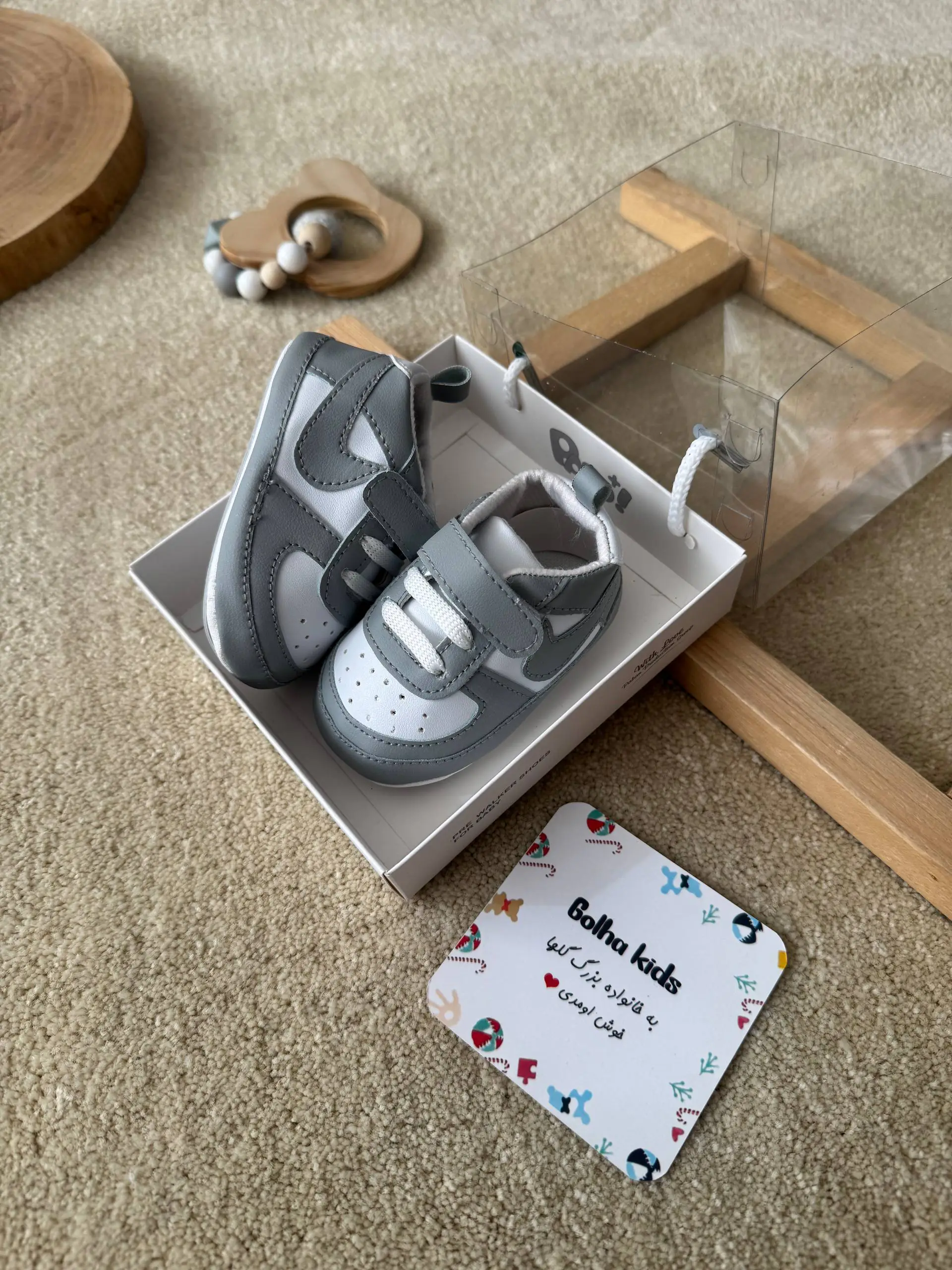 پاپوش نایکی سفید طوسی