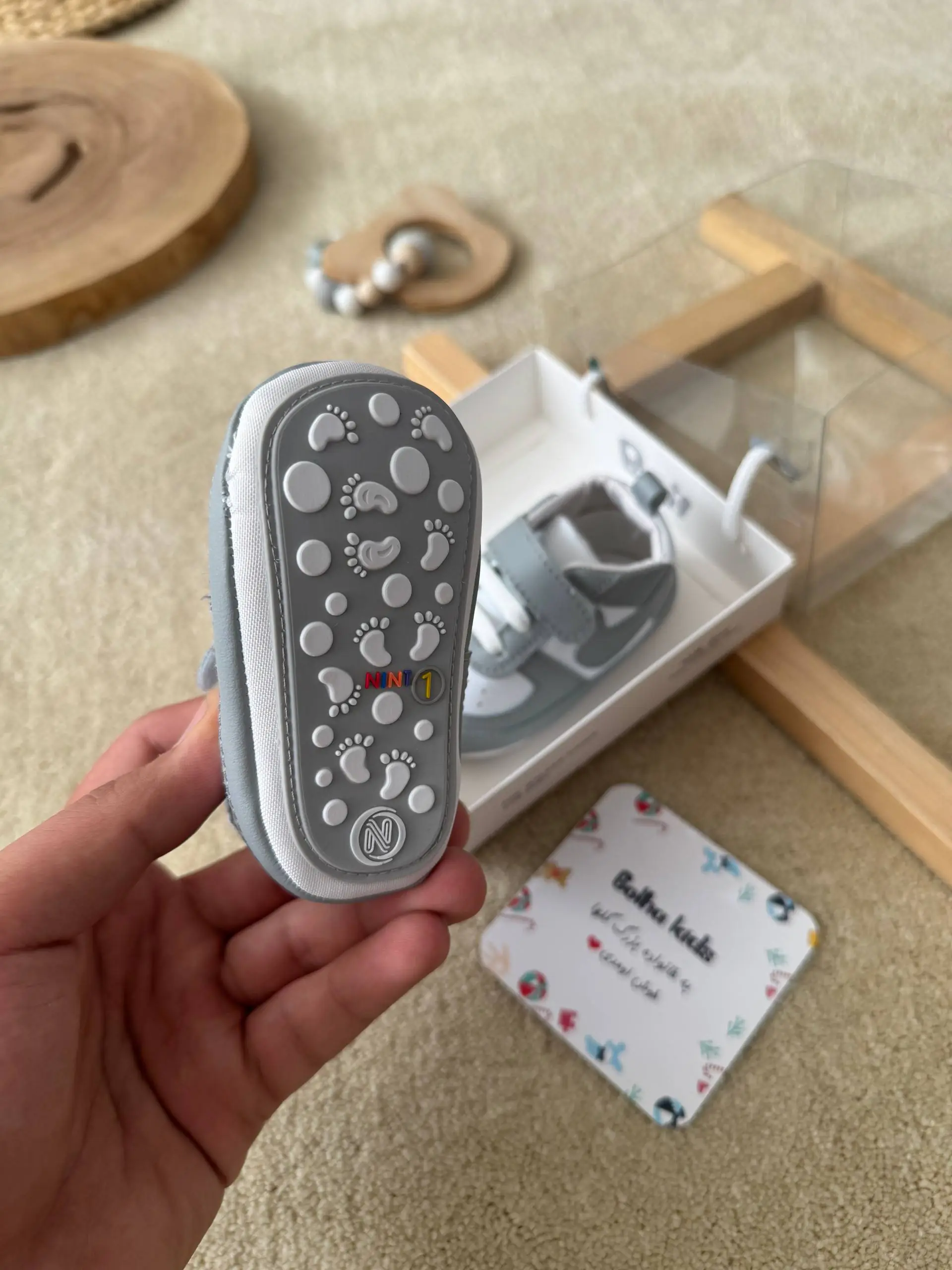 پاپوش نایکی سفید طوسی